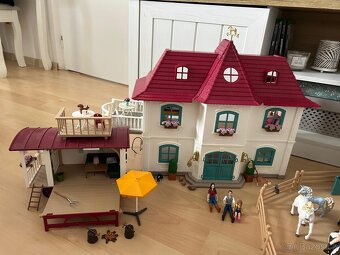 Schleich dům, stáj, karavan, kavárna - 2