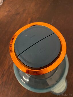 ELEKTRICKÝ MLÝNEK NA MASO Z NEREZOVÉ OCELI 2 L - 2
