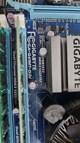 Základní deska Gigabyte 775 + procesor + ram - 2