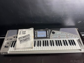 Roland E50 Arranger Keyboard - 2