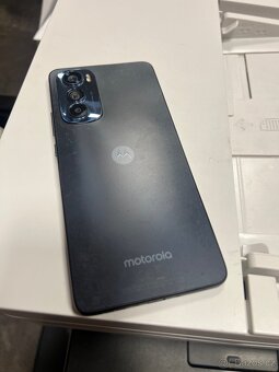 Motorola EDGE 30 256GB šedá - 2