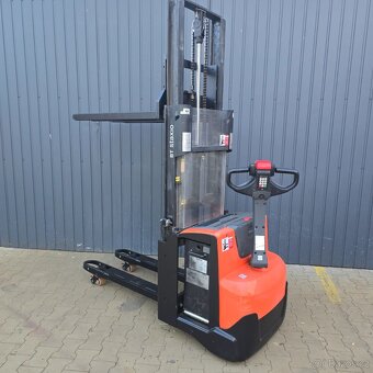 Toyota SWE 200D • 2018 • nízký stožár • dvojitý zdvih • 2000 - 2