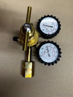 Redukční ventil na formovací plyn N2/H2 95/5 – 2 manometry - 2