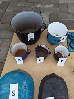 Litinový pekáč,litinová bábovkal,lívanečník. - 2