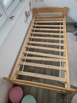 Dřevěná postel - 2