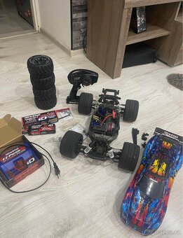 traxxas rustler VXL 4x4 - 2