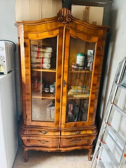 Starožitný nábytek - 2