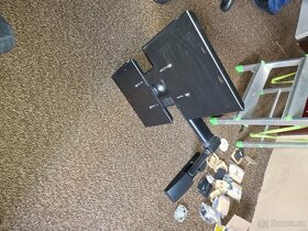 Držák na TV, věž apod. - 2