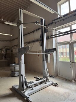 Překlápěč díží Artos - 2