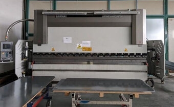Lisy - ohraňovací HAP 40200  CNC - 2
