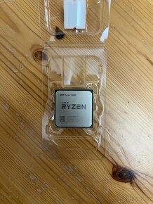 AMD RYZEN 5 2600 6jader 12vláken 3.9GHz Socket AM4 Funkční - 2