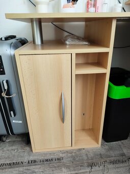 Rohový psací stůl pro PC - 2