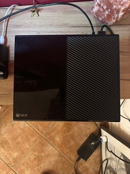 xbox one + 2 ovladače - 2