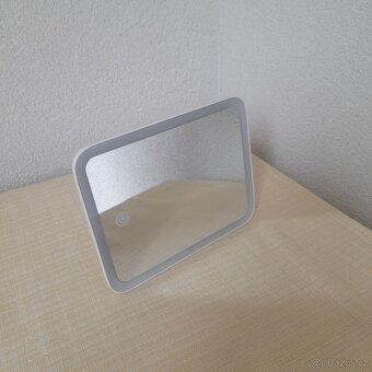 Bílé zrcátko s LED osvětlením - 2