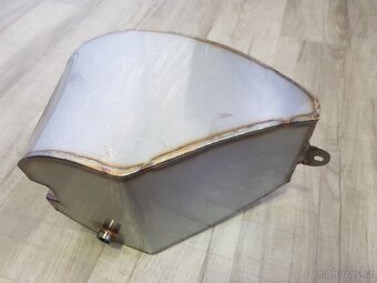 Jawa 50 pionýr, babetta, MUSTANG - NEREZOVÁ nádrž 5,5 - 6l - 2