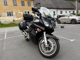 Yamaha FJR 1300 - 2