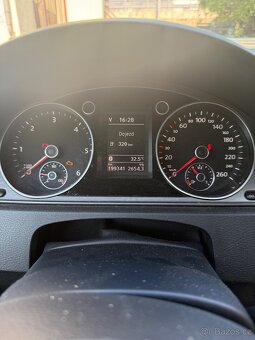Volkswagen Passat B7 103kw šedá barva - 2