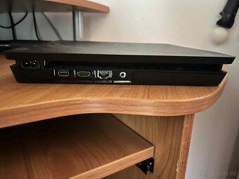 PS4 Slim a VR - 2