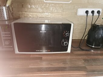 Elektrolux mikrovlnka trouba - 2