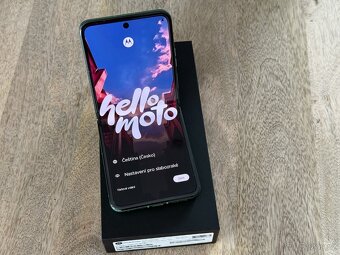Motorola Razr 60, zelená, 8/256 GB, TOP stav - 2