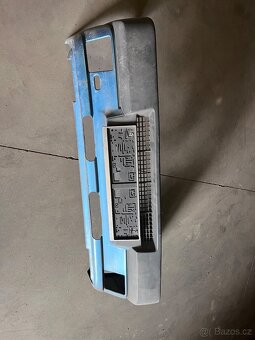 Fiat Uno SX nárazník - 2