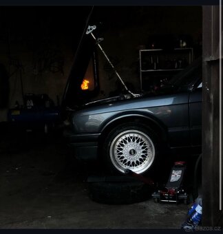 BMW e30 318is - Rozestavěný projekt - 2