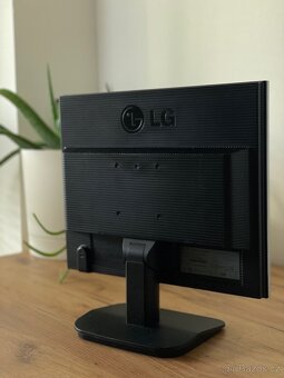 Monitor LG L1718S-SN - 2