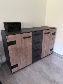Šatní skříň, komoda a noční stolky - 2