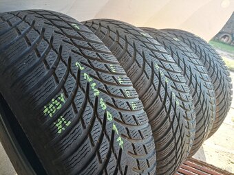 Zimní pneu 4kusy 225/60/17 vzorek 90% NOKIAN - dobírka - 2