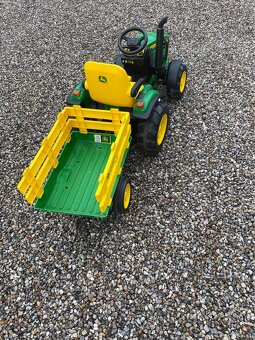 Elektrický traktor John Deere - 2