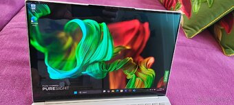 Lenovo YOGA SLIM 9 14IAP7 - 2