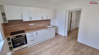 OV 1+1, zděný, po rekonstrukci, 1.NP/4, 46 m2, k pronájmu - 2