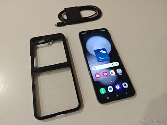 Samsung Galaxy Z Flip 5 - 2