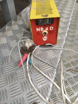 Nabíječka baterií 6/12v Kovoplast Nitra SK - 2