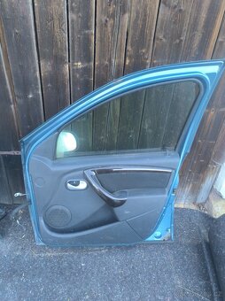 Dacia duster dveře pravé přední i zadní 2010-2018 - 2