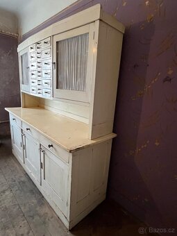 Prodám krásný starožitný prvorepublikový kuchyňský kredenc z - 2