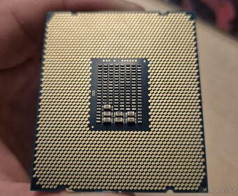 Intel Xeon E5-2673 v4 (40 vláken; 3.3 GHz; 2011-3) - 2