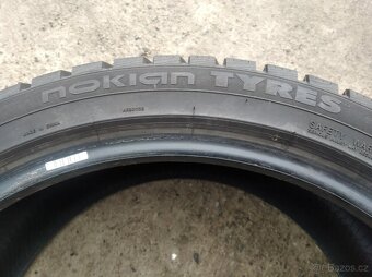 Prodám zánovní zimní pneu Nokian 255/40 R20 - 2
