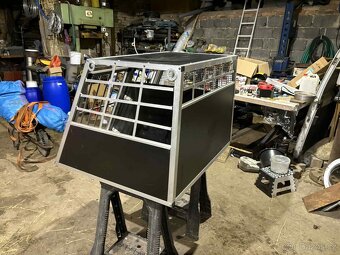 Klec pro psy do auta - 2