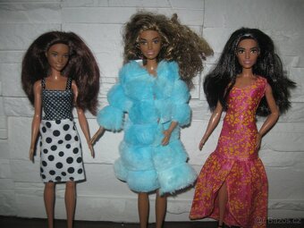 E sada 3ks oblečků na Barbie: šaty - 2