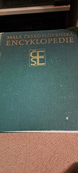 Malá československá encyklopedie + slovník - 2