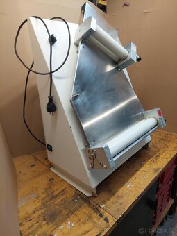 Vyvalovačka na těsto - 2