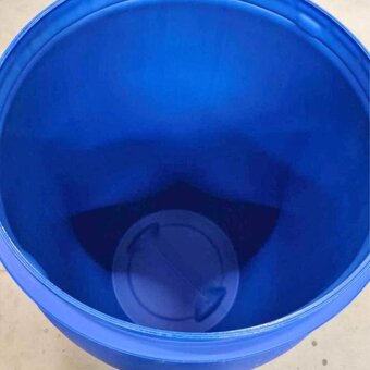 Plastové sudy 150l - 2