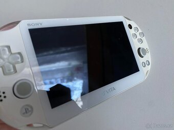 PS Vita 2000 White ( Slim ) + 64gb - 2
