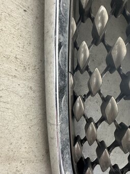 Kia Sorento přední maska - 2