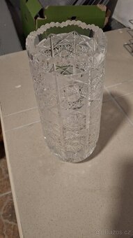 Broušená skleněná retro váza - 2