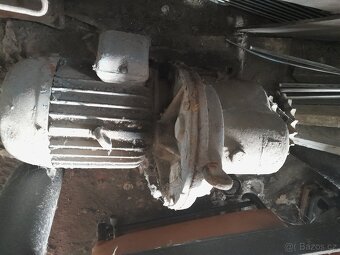 Elektromotor s redukční převodovkou - 2