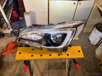 Levé přední světlo outback 2016 BS - 2
