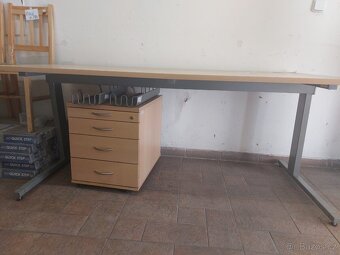 Prodám psací stůl - 2