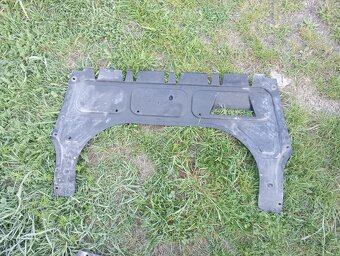 Kryt motoru - 2